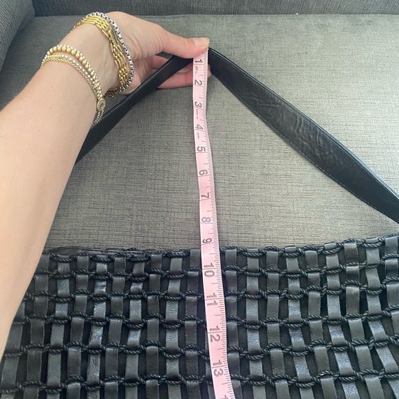 Banana Republic • leather shoulder bag - Picture 6 of 7